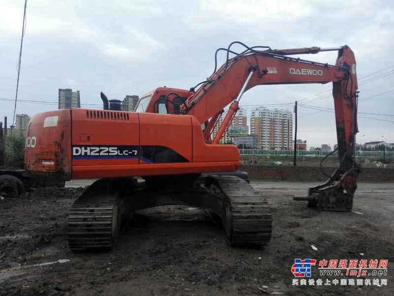 辽宁出售转让二手11000小时2005年大宇DH220LC挖掘机