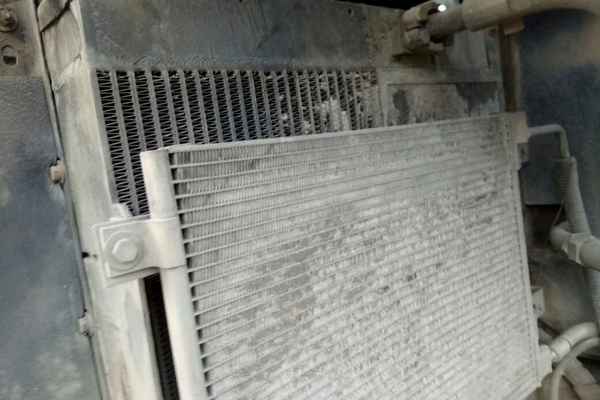 山西出售转让二手5000小时2012年龙工LG6085挖掘机