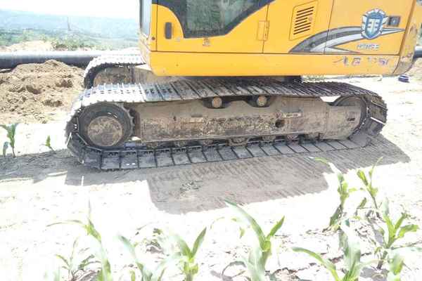 山西出售转让二手7000小时2011年龙工LG6150挖掘机