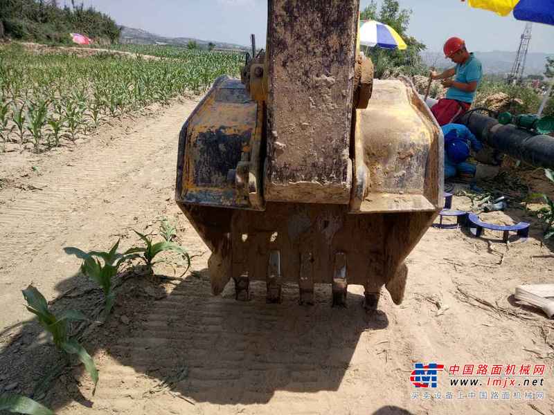 山西出售转让二手7000小时2011年龙工LG6150挖掘机