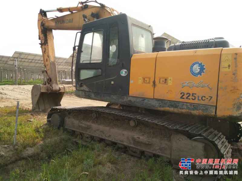 辽宁出售转让二手10000小时2006年现代R225挖掘机
