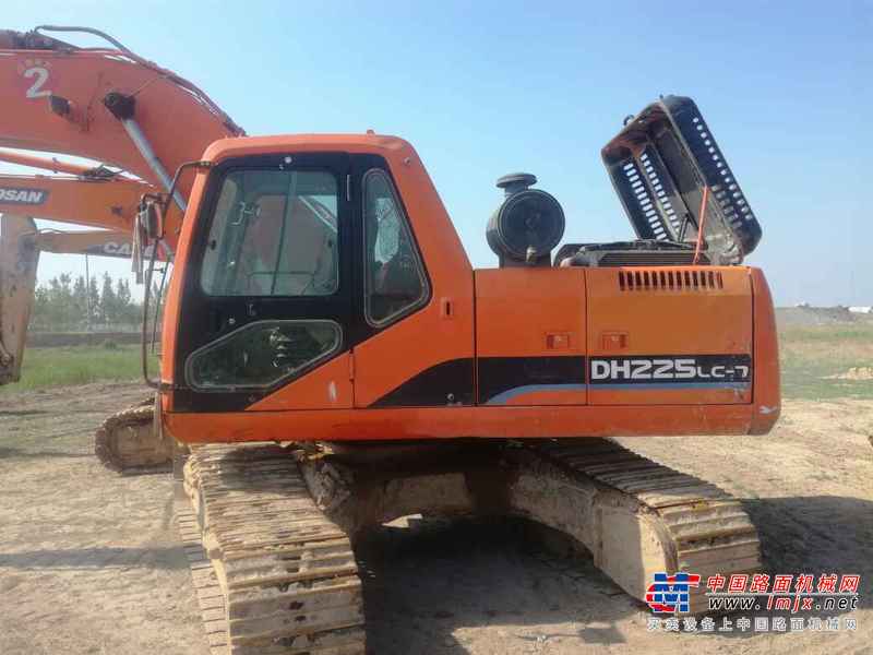 宁夏出售转让二手8900小时2010年斗山DH225LC挖掘机