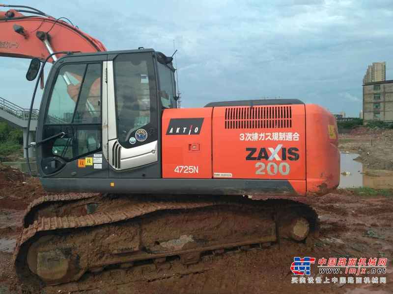 江西出售转让二手8600小时2010年日立ZX200挖掘机