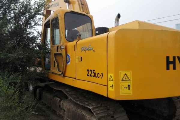 辽宁出售转让二手12000小时2003年现代R200挖掘机
