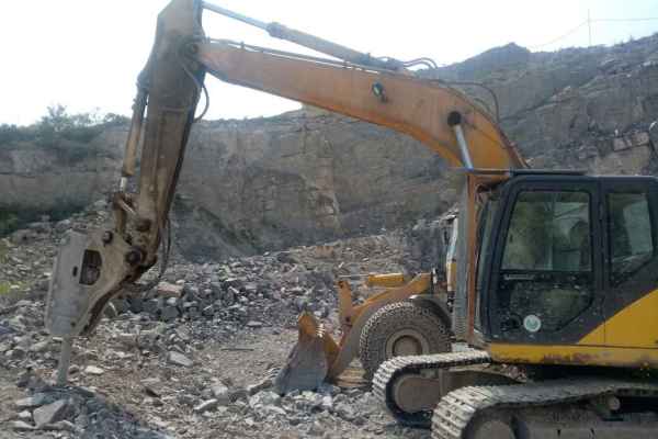 山西出售转让二手5000小时2011年住友SH200A3挖掘机