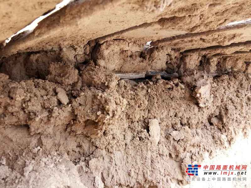 山东出售转让二手8000小时2004年日立ZX200挖掘机