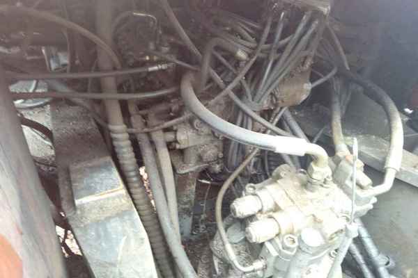 云南出售转让二手8963小时2010年日立ZX250K挖掘机