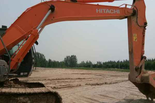 山东出售转让二手4500小时2013年日立ZX200挖掘机