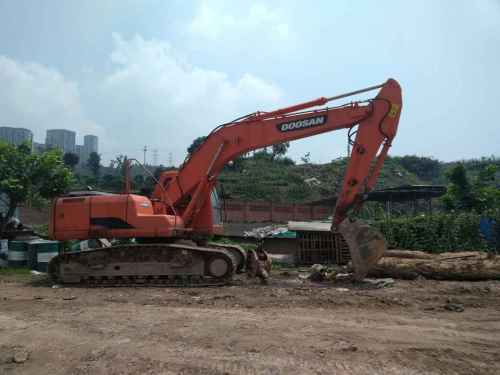 重庆出售转让二手8000小时2010年斗山DH220LC挖掘机