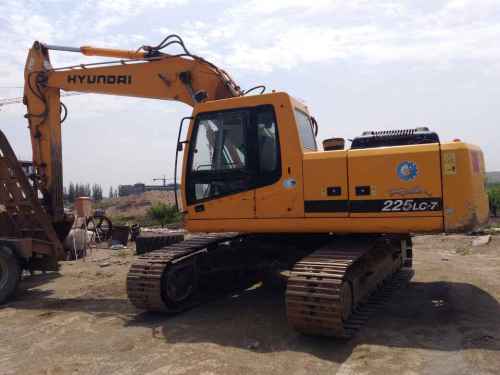 内蒙古出售转让二手15000小时2006年现代R225LC挖掘机