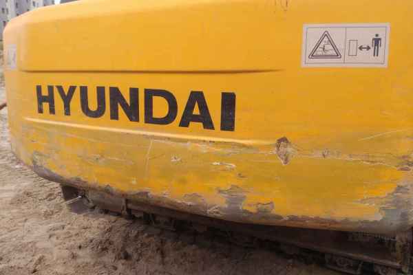 内蒙古出售转让二手15000小时2006年现代R215挖掘机