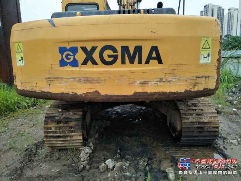 重庆出售转让二手8000小时2011年厦工XG821挖掘机