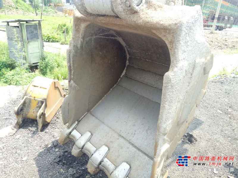 吉林出售转让二手8677小时2008年柳工CLG220挖掘机