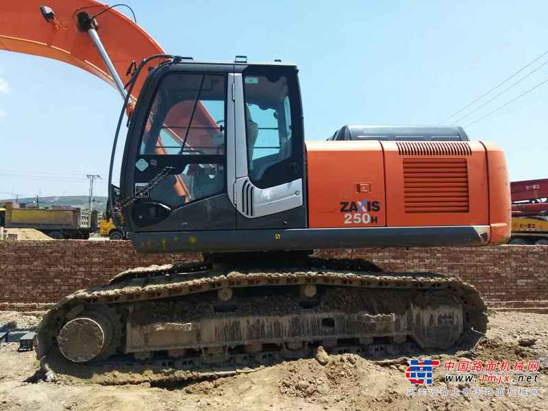 山西出售转让二手8000小时2009年日立ZX250H挖掘机