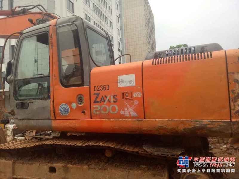 江西出售转让二手10000小时2005年日立EX200挖掘机