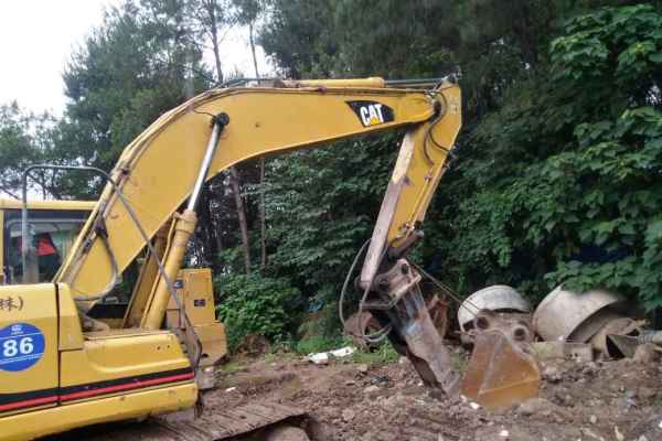 重庆出售转让二手18000小时2004年卡特彼勒320B挖掘机
