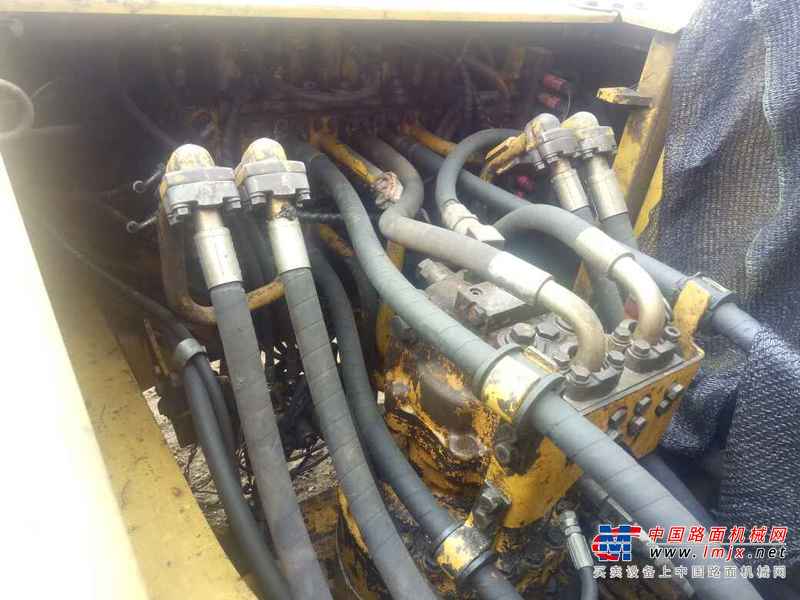 吉林出售转让二手15000小时2003年小松PC200挖掘机