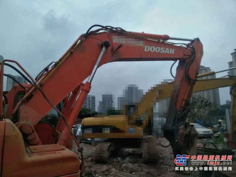 重庆出售转让二手12000小时2008年斗山DH300挖掘机