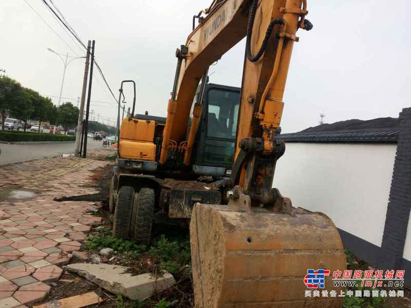 河北出售转让二手9000小时2009年现代轮挖R150W挖掘机