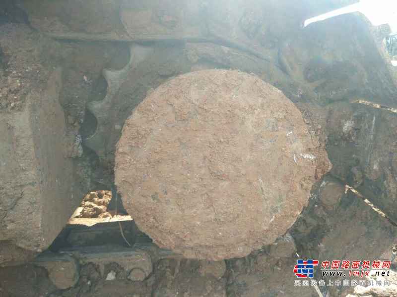 云南出售转让二手9745小时2009年现代R265LC挖掘机