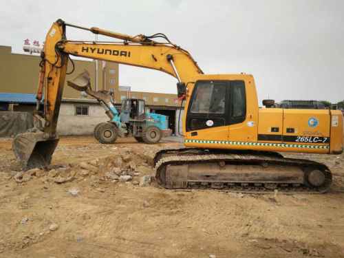 辽宁出售转让二手10000小时2006年现代R225LC挖掘机