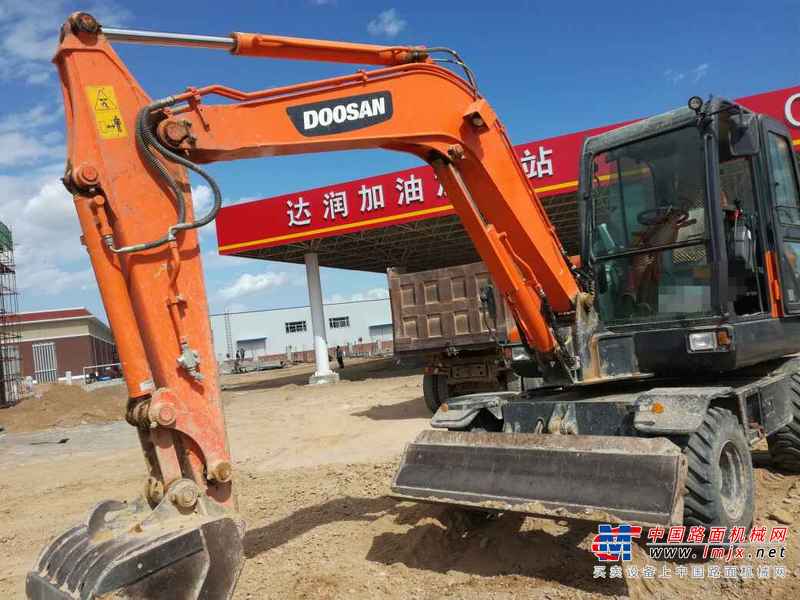 宁夏出售转让二手2100小时2016年斗山DX60W挖掘机