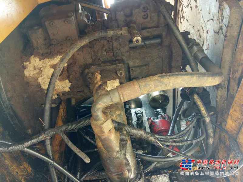 江西出售转让二手9000小时2010年徐工XE150D挖掘机