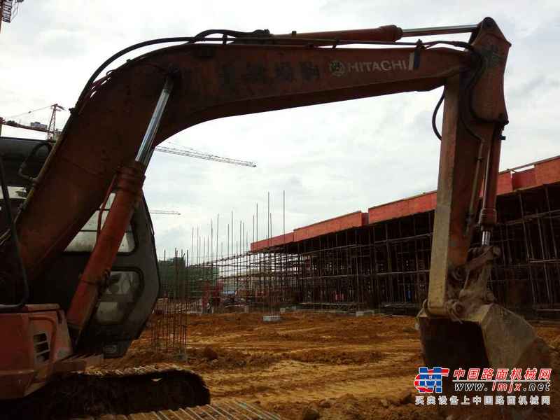 江西出售转让二手18000小时2004年日立EX120挖掘机