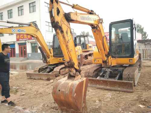 山东出售转让二手1700小时2014年龙工LG6060D挖掘机