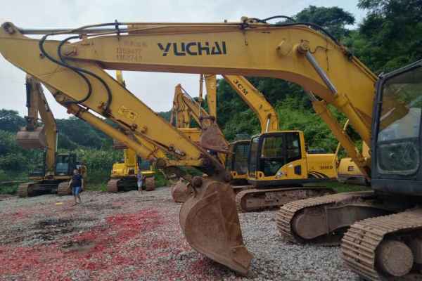 重庆出售转让二手8000小时2011年玉柴YC230LC挖掘机