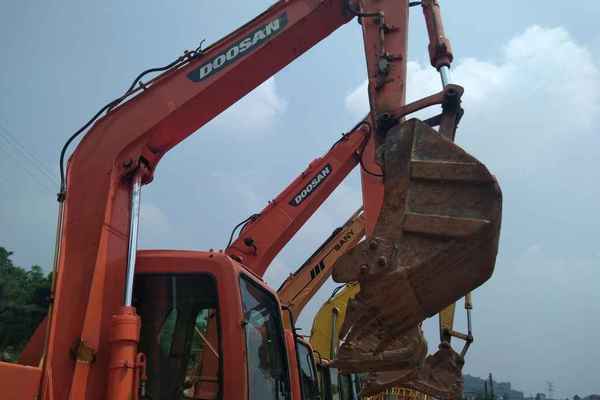 重庆出售转让二手5000小时2012年斗山DH80GOLD挖掘机