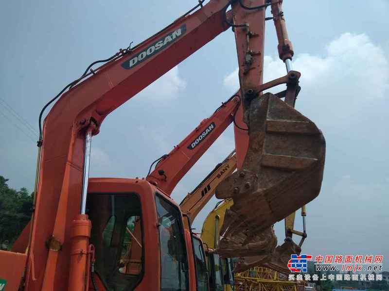 重庆出售转让二手5000小时2012年斗山DH80GOLD挖掘机