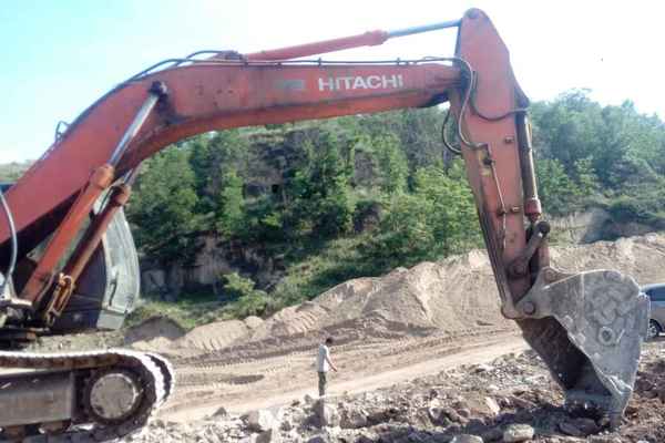 山西出售转让二手15000小时2009年日立ZX250H挖掘机