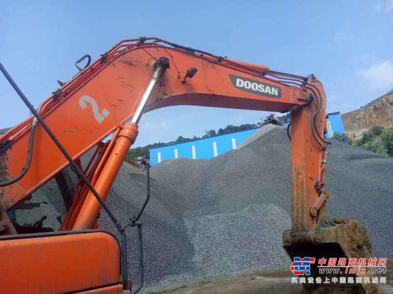 江西出售转让二手2500小时2014年斗山DX300LC挖掘机