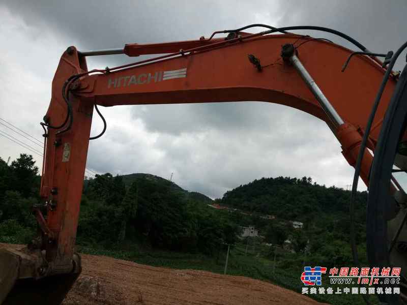 贵州出售转让二手8064小时2011年日立ZX240挖掘机