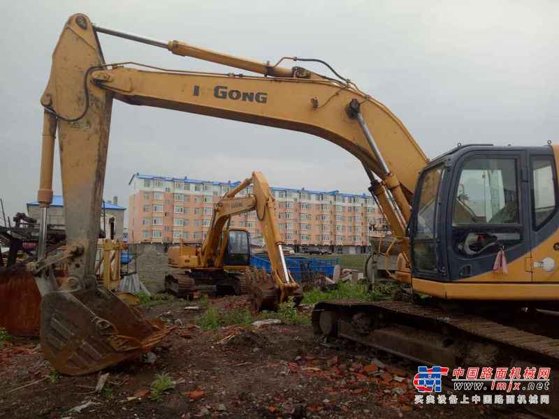 黑龙江出售转让二手7800小时2010年柳工925D挖掘机
