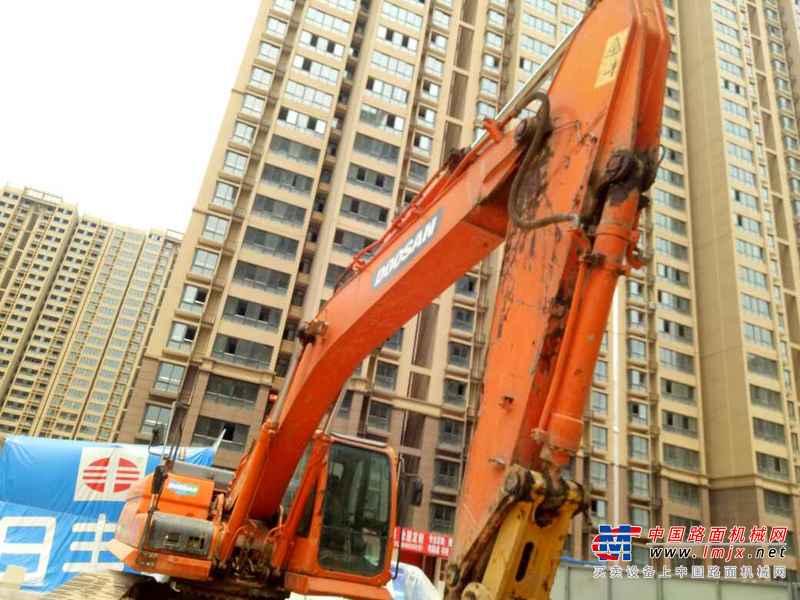 陕西出售转让二手7500小时2011年斗山DX260LC挖掘机