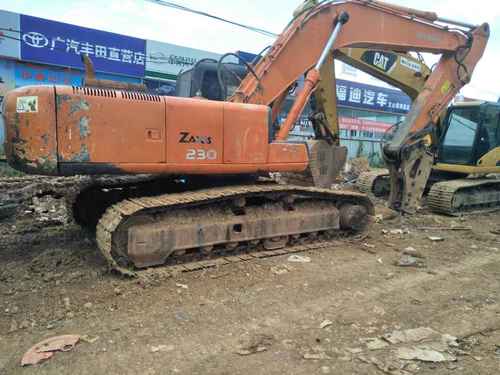 云南出售转让二手12000小时2004年日立EX220挖掘机