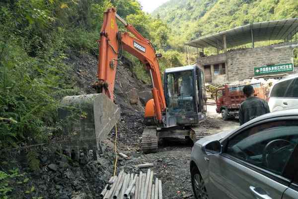 重庆出售转让二手400小时2017年斗山DH60挖掘机