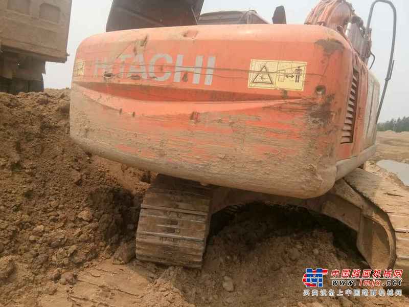 山东出售转让二手8000小时2010年日立ZX200挖掘机