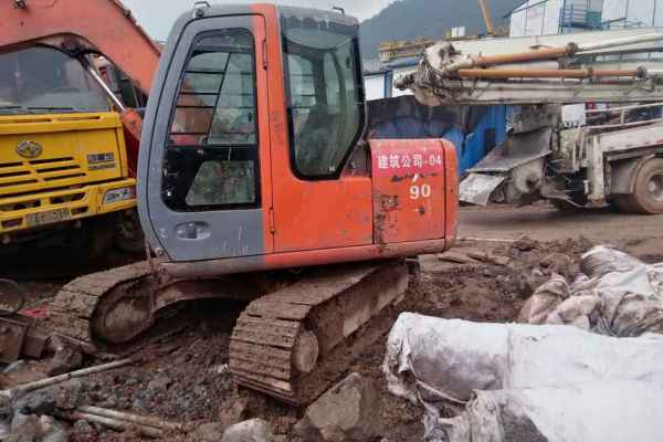 重庆出售转让二手7000小时2010年日立ZX70挖掘机