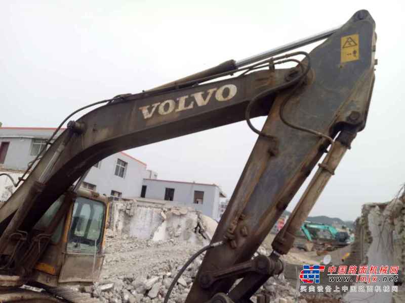 陕西出售转让二手8000小时2010年沃尔沃EC240B挖掘机