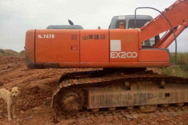 江西出售转让二手10000小时2003年日立EX200挖掘机