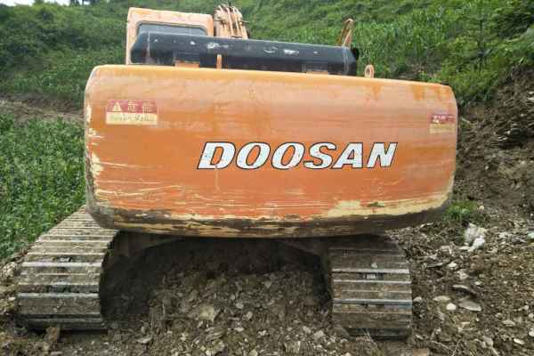 云南出售转让二手12000小时2010年斗山DH225挖掘机