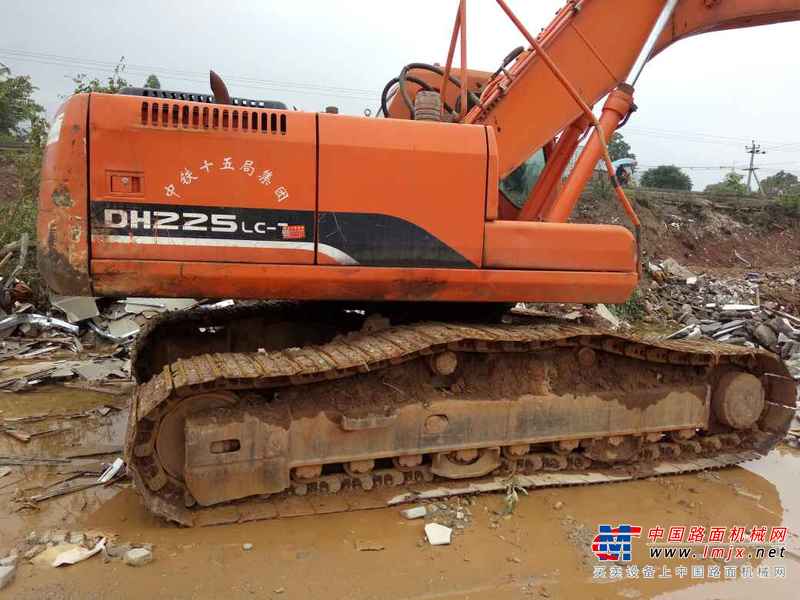 江西出售转让二手9000小时2011年斗山DH225LC挖掘机