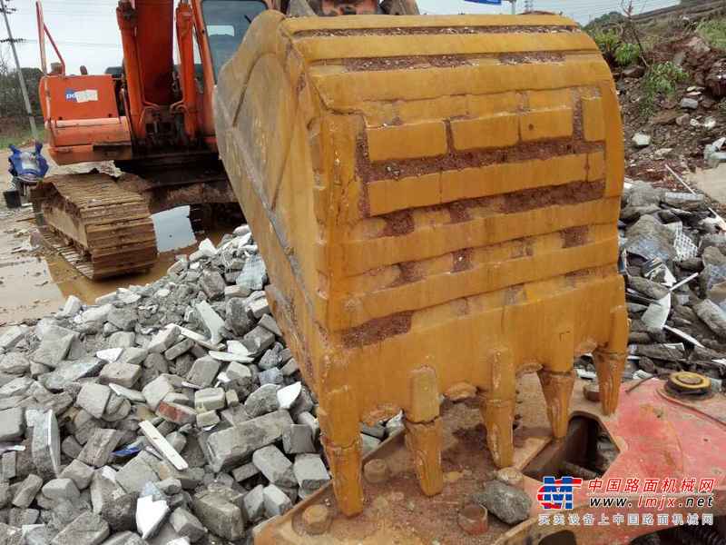 江西出售转让二手9000小时2011年斗山DH225LC挖掘机