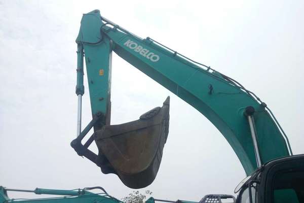四川出售转让二手5132小时2014年神钢SK250挖掘机