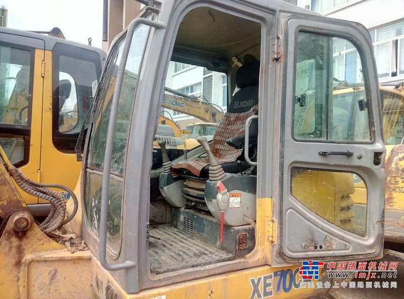 四川出售转让二手2000小时2015年徐工XE60CA挖掘机