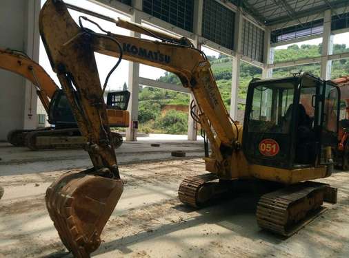 贵州出售转让二手12000小时2009年小松PC56挖掘机