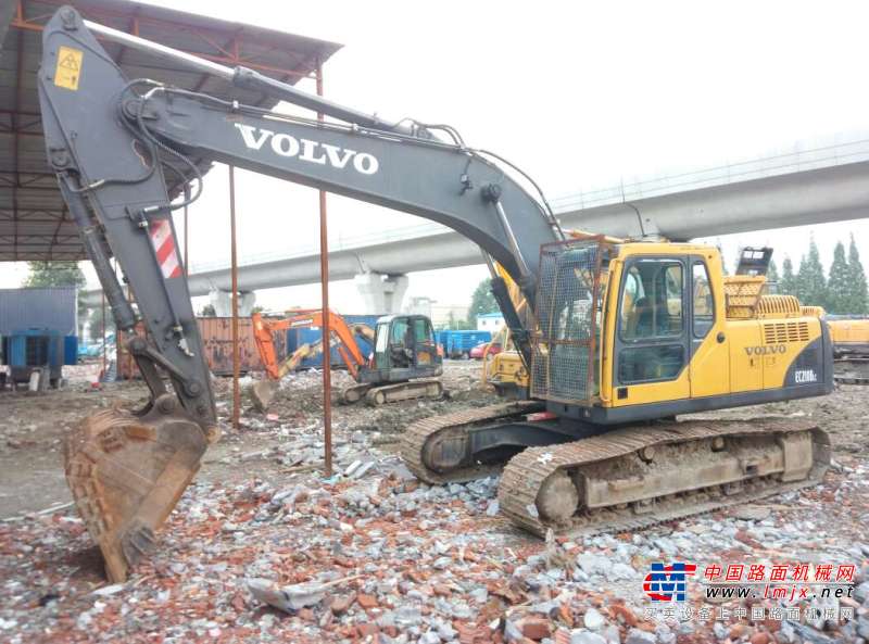 四川出售转让二手12000小时2005年沃尔沃EC210BLC挖掘机